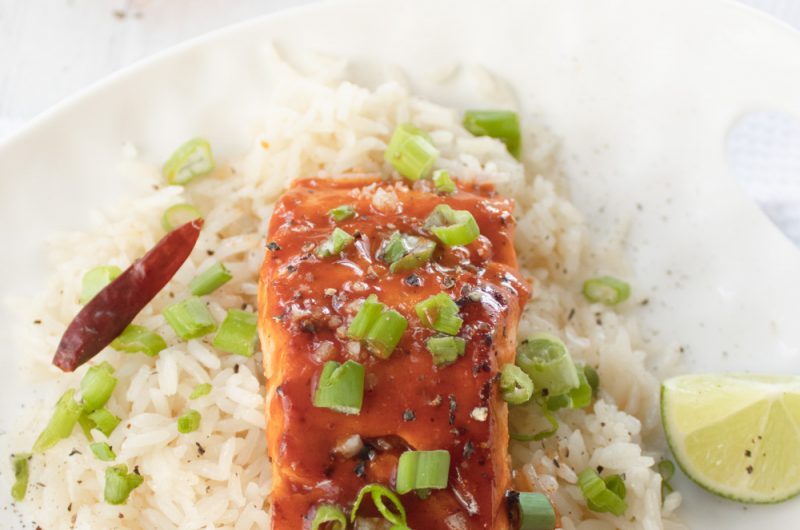 easy, 20-minute Korean bbq salmon with Gochujang-glaze